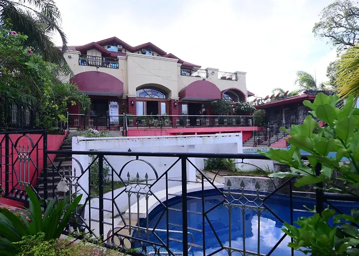 Tahanan Lakeview Hotel