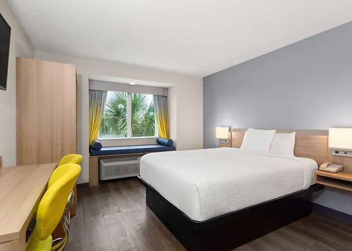 Microtel Inn & Suites By Wyndham Panama City