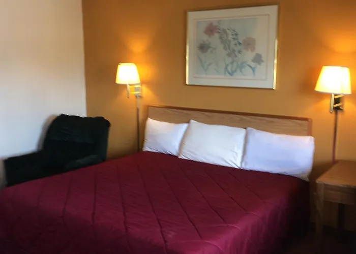 Super 7 Motel Sedalia