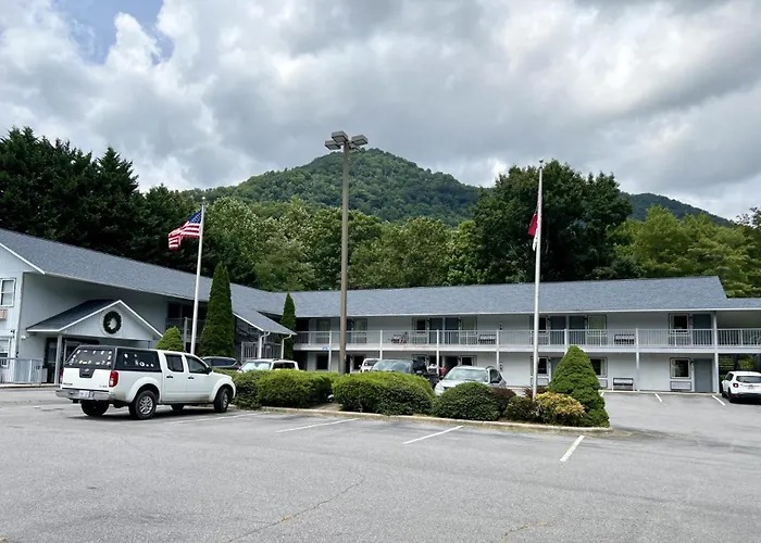 Four Seasons Inn Maggie Valley
