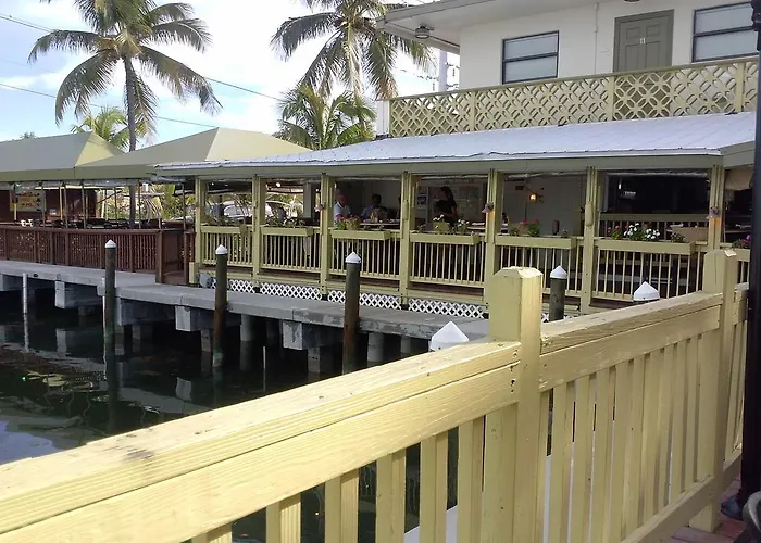 Smugglers Cove Resort And Marina