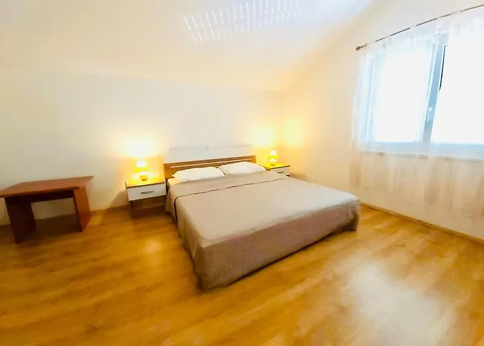 Rooms Viskic Rab Town