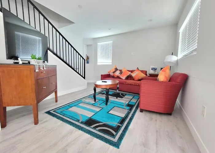 Stayspro - Hollywood Homes Minutes To Everything Spacious And Free Parking