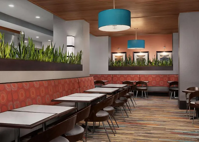 Embassy Suites By Hilton Knoxville West