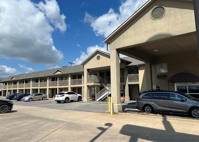 Wagoner Hotels
