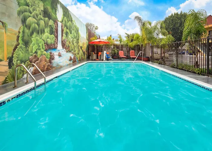 Travelodge By Wyndham Burbank-Glendale