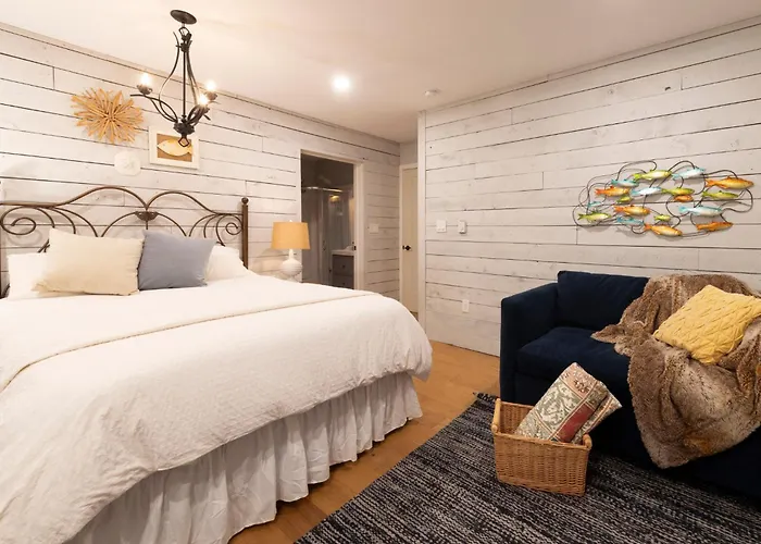 Peggy's Cove Hotels