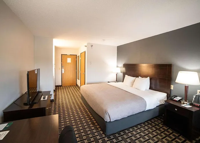 Quality Inn & Suites Watertown Near Prairie Lakes Ice Arena