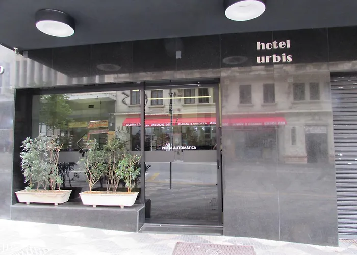 Hotel Urbis a 10 minutos Rua 25 de Março, Brás,Bom Retiro,a 2 minutos do Mirante Sampa Sky e pista de Skate Anhangabaú São Paulo