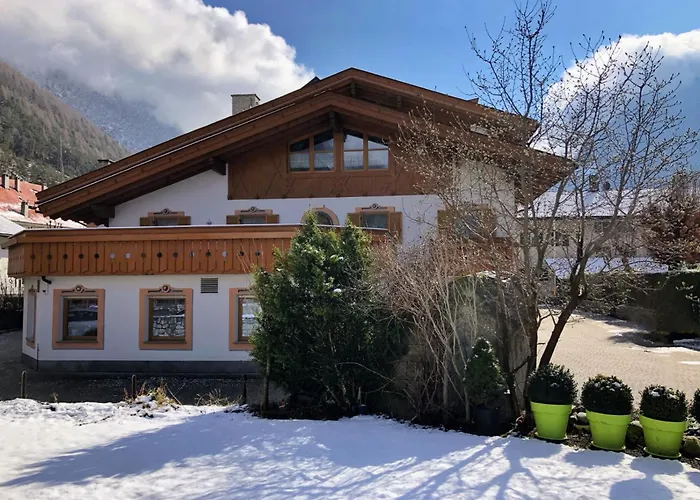 Zur Bruecke Apartments And Rooms - Your Home In Heart Of South Tyrol, With Brixencard Fortezza