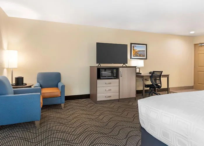 Benicia Hotels