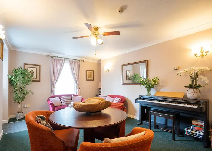 Marlborough House - Guest House Oxford