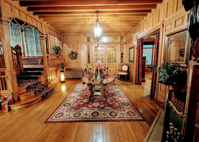 Alexander Mansion Bed And Breakfast Winona