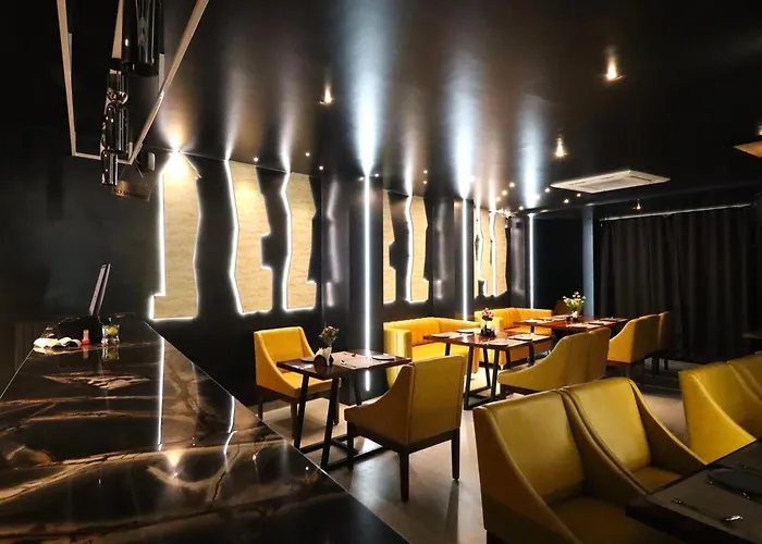 Hotel Lemore Stay & Dine