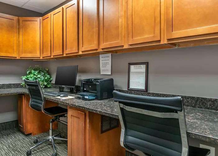 Rossford Hotels
