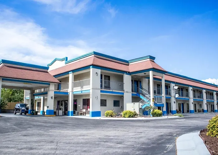 Yanceyville Hotels