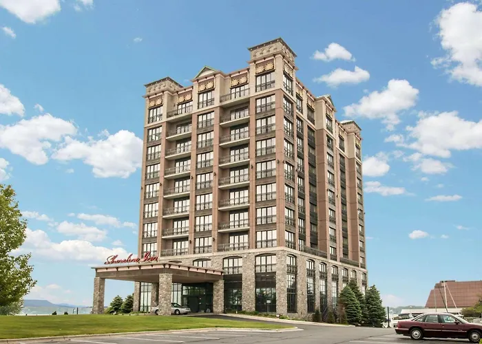 Shoreline Inn & Conference Center, An Ascend Collection Hotel Muskegon