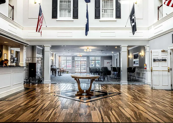 Inn On The Square, An Ascend Collection Hotel