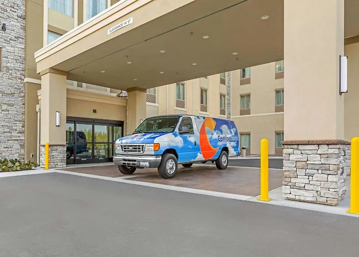 Comfort Suites Burlington Near I-5