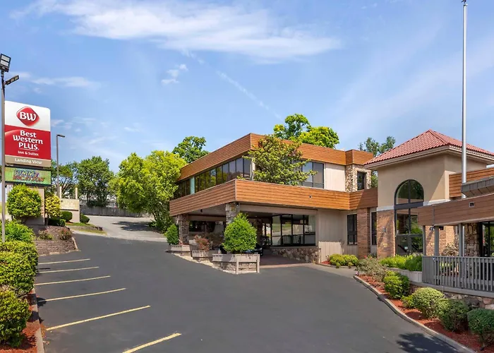 Best Western Plus Landing View Inn & Suites