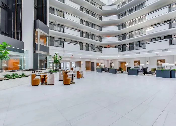 Embassy Suites By Hilton Louisville East