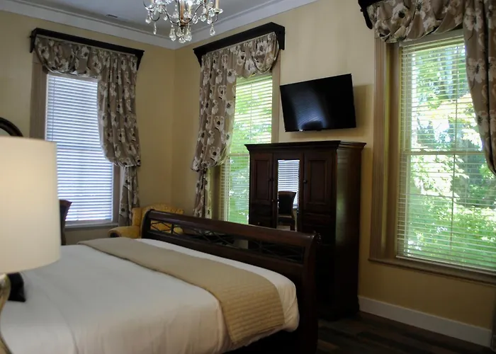 Jefferson City Hotels