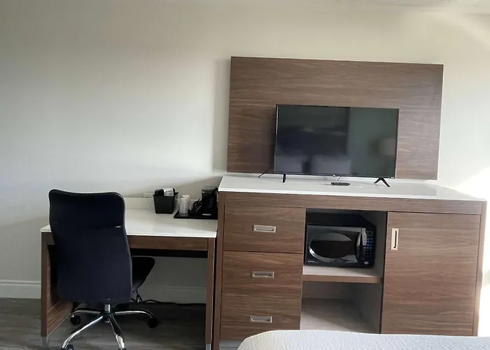 Peterborough Hotels