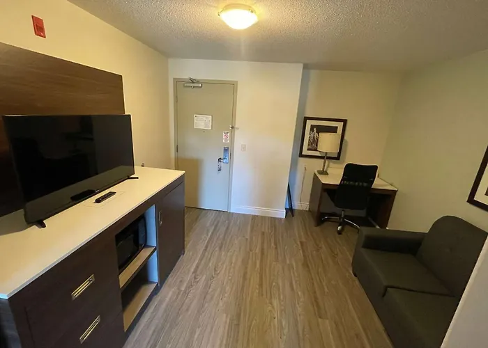 Peterborough Hotels