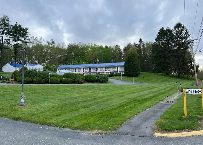 Economy Lodge 682 Main St Sturbridge