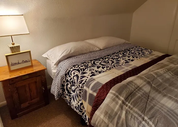 Hotels in Twin Peaks