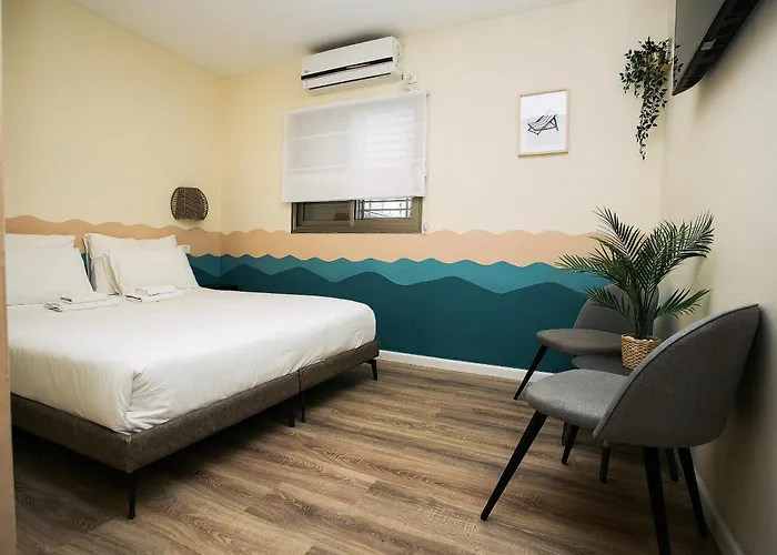 Hotels in Kirjat Schmona