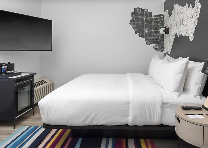 Aloft By Marriott Glendale At Westgate Hotel
