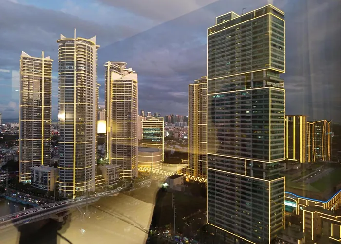 Amira Luxury At Novotel Suites Manila Near Makati And Bgc