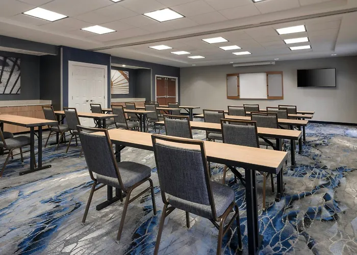 Fairfield Inn & Suites Denton