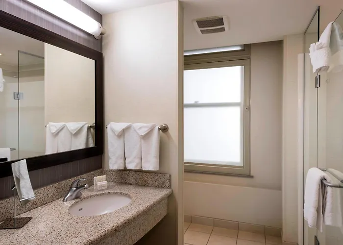 Courtyard By Marriott Tulsa Downtown Hotel