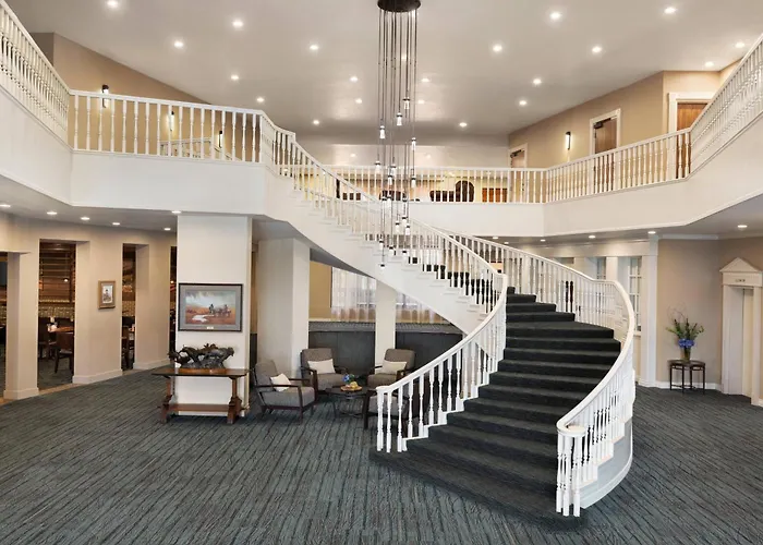 Delta Hotels By Marriott Helena Colonial