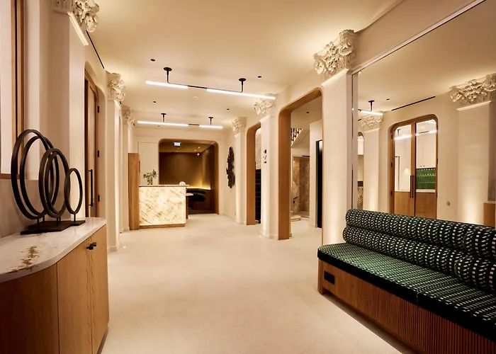 6 Vh Hotel Paris