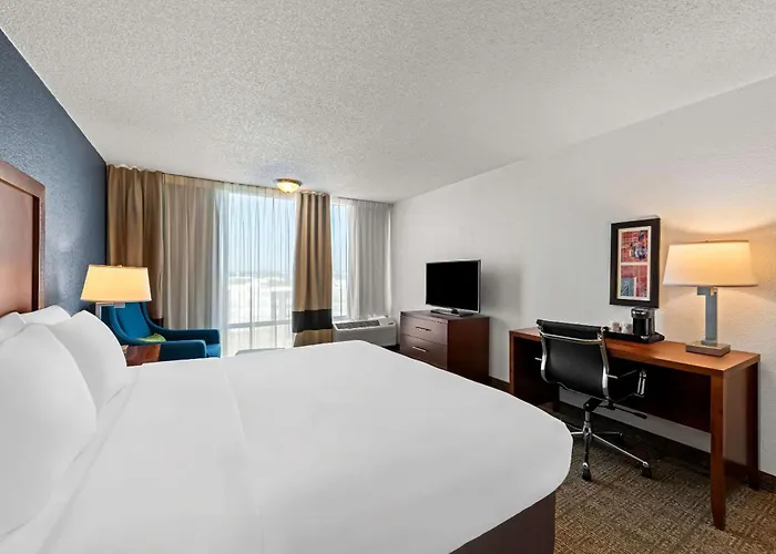Comfort Inn & Suites Omaha Central