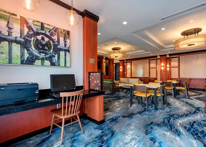 Fairfield Inn & Suites Columbus