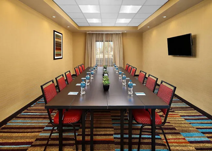 Fairfield Inn & Suites By Marriott Fresno Yosemite International Airport