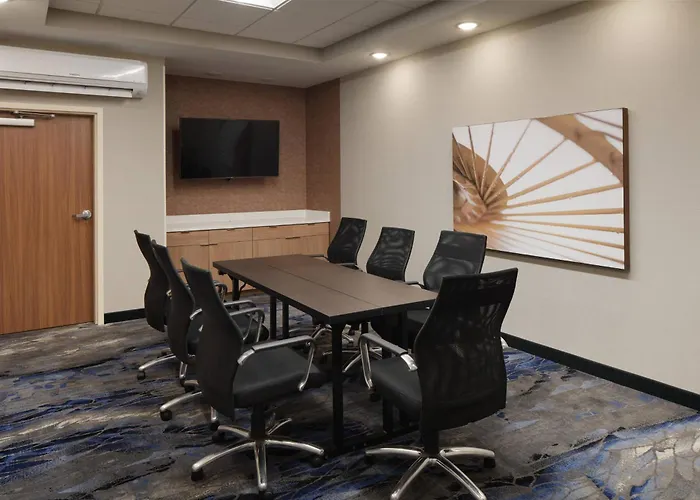 New Albany Hotels