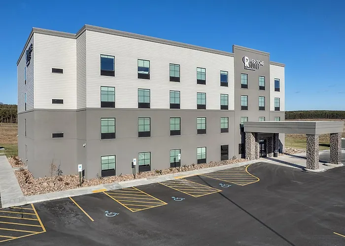 Chippewa Falls Hotels