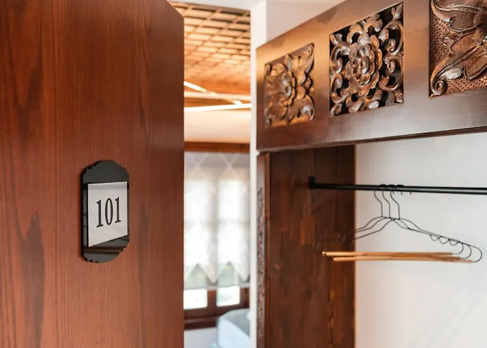 Dam Stone Boutique Hotel