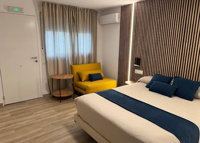 ROVIOR Rooms&Café Calafell