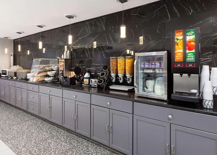 Warrenton Hotels