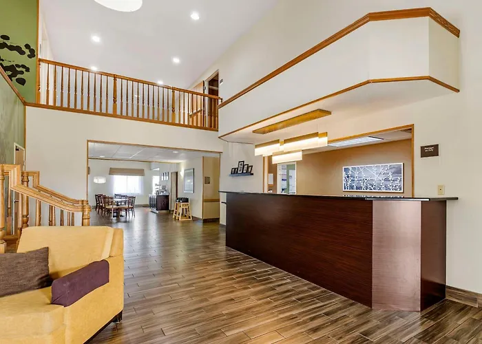 Charles City Hotels