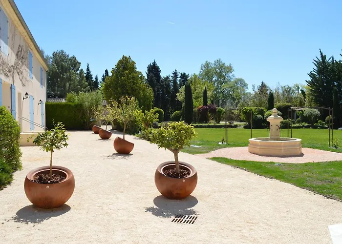 Monteux Hotels