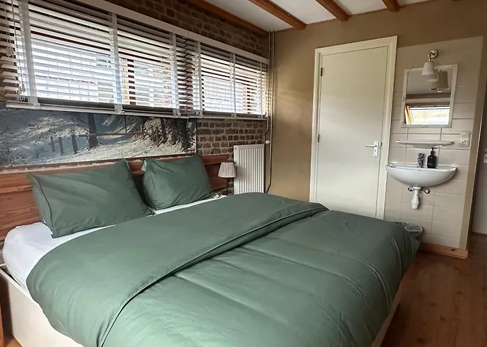 Hotels in Epen
