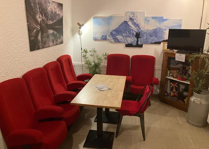 Hotel La Chaumière Garage Moto gratuit À 150 m de la gare SNCF et TMB Saint-Gervais-les-Bains