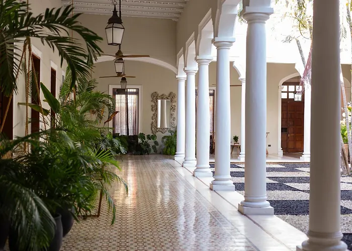 Decu Downtown Hotel Merida